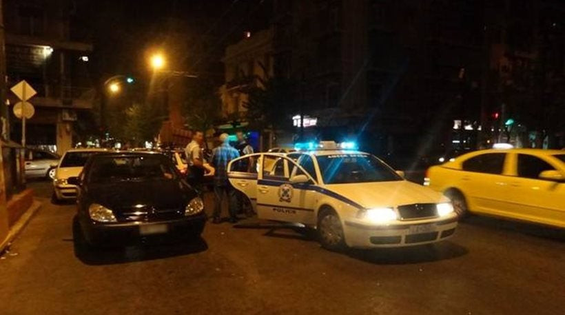 ΕΚΤΑΚΤΟ – Γάζωσαν καφετέρια στο κέντρο της Αθήνας – Μαφιόζικη επίθεση μέρα μεσημέρι